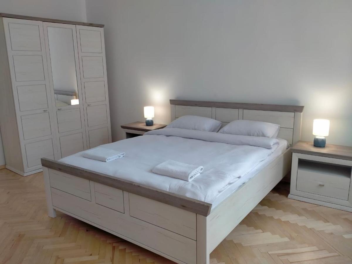 Avangard Passage Kryva Lypa Apartment Lviv Exteriör bild