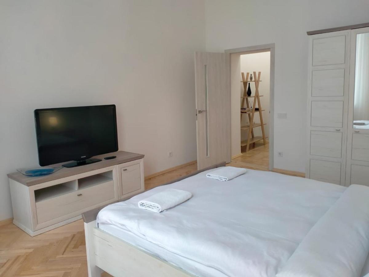 Avangard Passage Kryva Lypa Apartment Lviv Exteriör bild